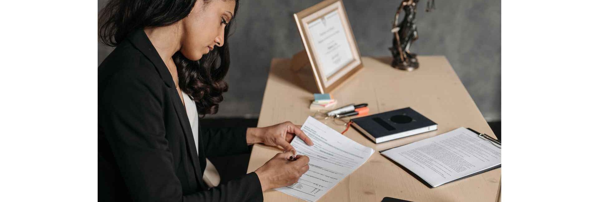 Advocate Praveen Mishra - Best faridabad lawyers
